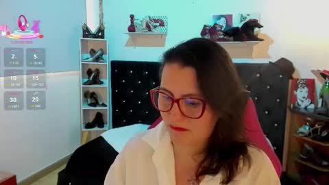 Mia  online show from October 10, 1:32 pm