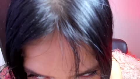 Ailyn  online show from December 14, 7:29 am