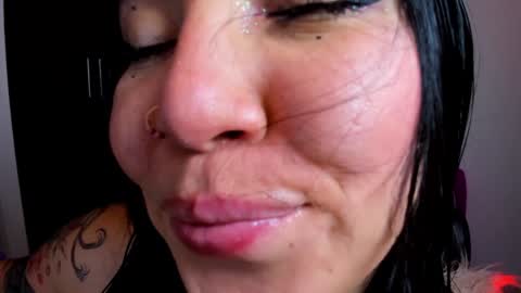 Ailyn  online show from January 26, 8:45 pm