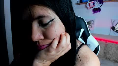 Ailyn  online show from November 27, 2:13 am