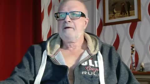 Snapshot of daddiescockforyou chatting on December 2, 9:17 pm Brian ... online show from December 2, 9:17 pm