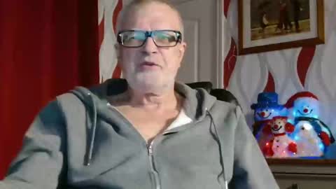 Snapshot of daddiescockforyou chatting on December 9, 8:54 pm Brian ... online show from December 9, 8:54 pm