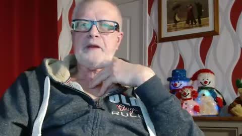 Snapshot of daddiescockforyou chatting on December 10, 9:00 pm Brian ... online show from December 10, 9:00 pm