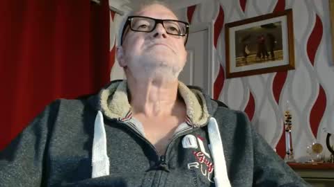 Snapshot of daddiescockforyou chatting on October 13, 8:09 pm Brian ... online show from October 13, 8:09 pm