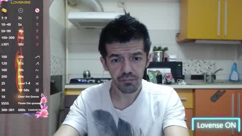 Snapshot of daddynextdoor86 chatting on December 14, 3:01 am daddynextdoor86 online show from December 14, 3:01 am