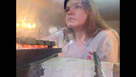 Snapshot of daddyscumslut211 chatting on December 16, 2:16 am fairylee21 online show from December 16, 2:16 am