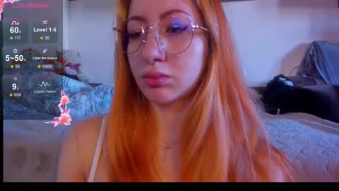 Snapshot of daddyslittleslutfox chatting on November 25, 9:42 am daddyslittleslutfox online show from November 25, 9:42 am