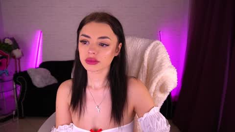 daenerys_daen online show from December 19, 8:13 am