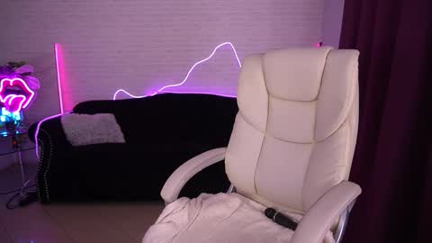 daenerys_daen online show from September 20, 7:42 am