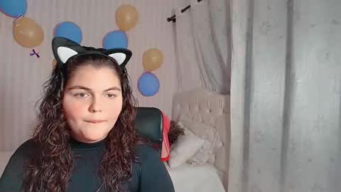 daeneryslove_doll online show from October 19, 5:52 am