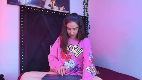 dafne_quenn online show from November 15, 1:07 pm