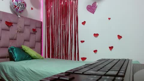 DAFNNE online show from February 24, 12:05 pm