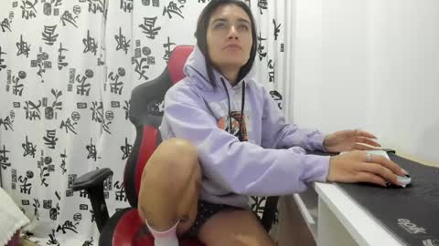 daila_ online show from March 4, 3:33 am