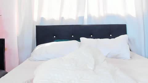 Daila Smith  online show from December 12, 7:04 pm