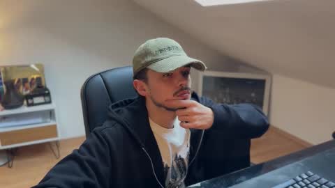 Daimon  online show from November 4, 1:32 pm