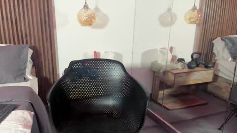 daisylin_mb online show from November 18, 10:25 pm