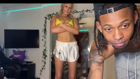 Snapshot of daisyy888 chatting on February 19, 12:44 pm daisy online show from February 19, 12:44 pm