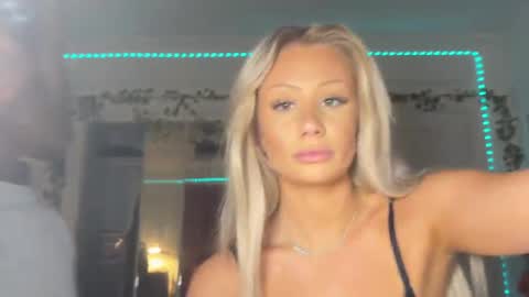 Snapshot of daisyy888 chatting on February 20, 4:28 am daisy online show from February 20, 4:28 am