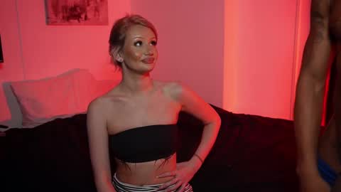 Snapshot of daisyy888 chatting on September 9, 4:12 am daisy online show from September 9, 4:12 am