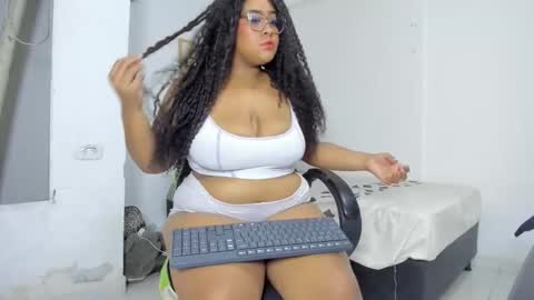 dakota__luxx online show from September 28, 4:29 am