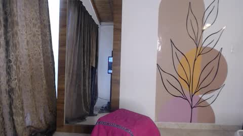    online show from November 29, 4:32 pm