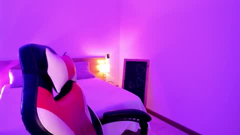 Snapshot of dakota_mars chatting on September 25, 11:58 am dakota_mars online show from September 25, 11:58 am