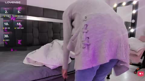 dalia_lux_ online show from October 3, 1:52 pm