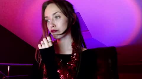 Dalia  online show from December 17, 1:27 pm