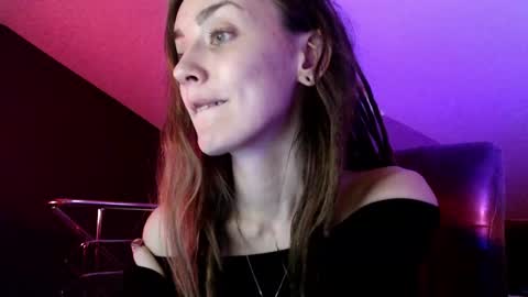 Dalia  online show from January 22, 1:21 pm