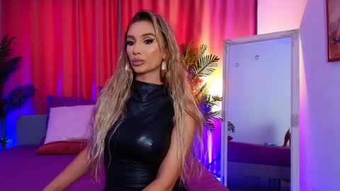 Snapshot of dalidaselena chatting on September 22, 10:28 am DalidaSelena online show from September 22, 10:28 am