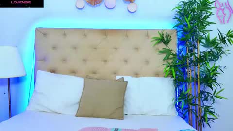 daliyaa_ online show from September 11, 12:05 pm