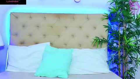 daliyaa_ online show from October 4, 12:58 pm