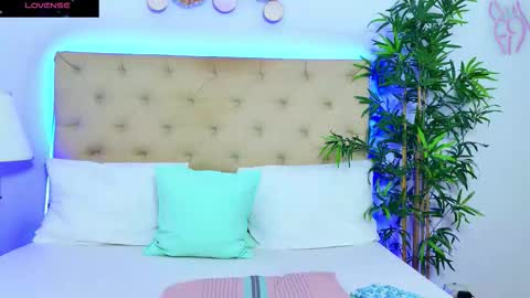 daliyaa_ online show from October 9, 12:14 pm