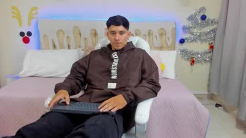 DAMIAN online show from December 21, 1:21 pm