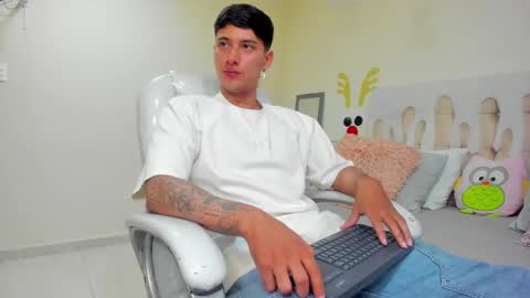 DAMIAN online show from January 2, 4:02 pm