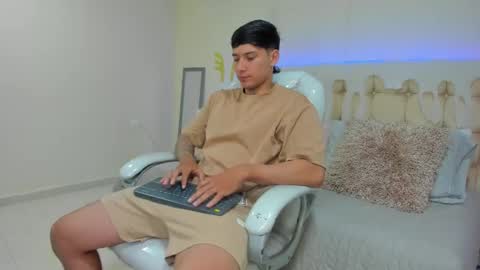 DAMIAN online show from January 3, 12:08 pm