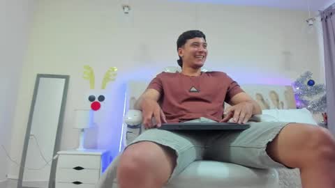 DAMIAN online show from January 7, 6:24 pm