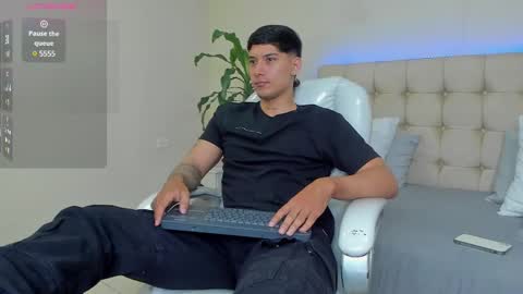 DAMIAN online show from February 4, 12:33 pm