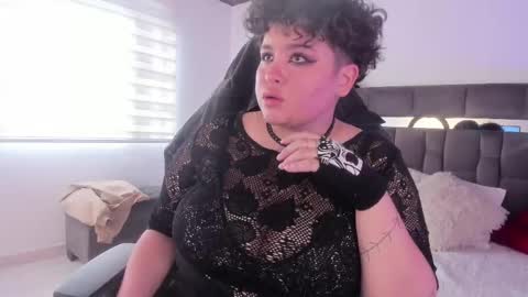 damian_rock_ online show from September 11, 8:53 pm