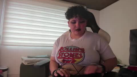 damian_rock_ online show from September 12, 8:20 pm