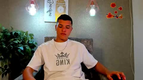 damian_vega13 online show from November 9, 5:44 pm