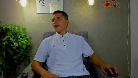 damian_vega13 online show from November 16, 10:48 pm