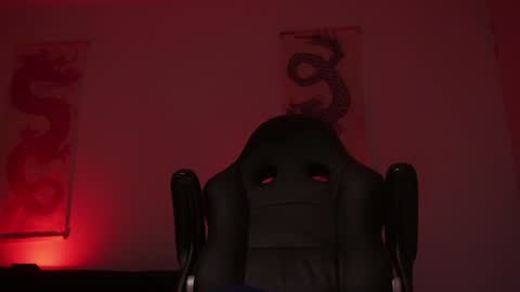 Snapshot of damianow chatting on December 22, 4:06 am insta damn8 -------- online show from December 22, 4:06 am