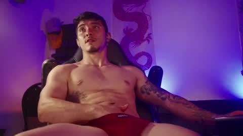 Snapshot of damianow chatting on January 9, 2:33 am insta damn8 -------- online show from January 9, 2:33 am