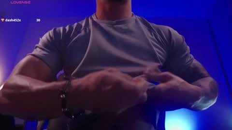 Snapshot of damianow chatting on January 17, 11:29 pm insta damn8 -------- online show from January 17, 11:29 pm