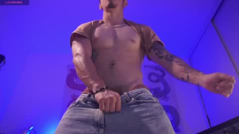 Snapshot of damianow chatting on February 7, 11:55 pm insta damn8 -------- online show from February 7, 11:55 pm