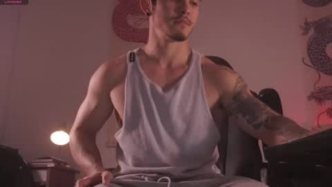 Snapshot of damianow chatting on February 19, 12:14 am insta damn8 -------- online show from February 19, 12:14 am