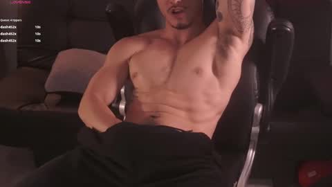 Snapshot of damianow chatting on February 23, 12:08 am insta damn8 -------- online show from February 23, 12:08 am