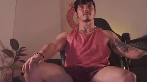 Snapshot of damianow chatting on March 4, 11:43 pm insta damn8 -------- online show from March 4, 11:43 pm