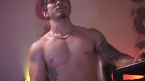 Snapshot of damianow chatting on March 9, 6:28 am insta damn8 -------- online show from March 9, 6:28 am